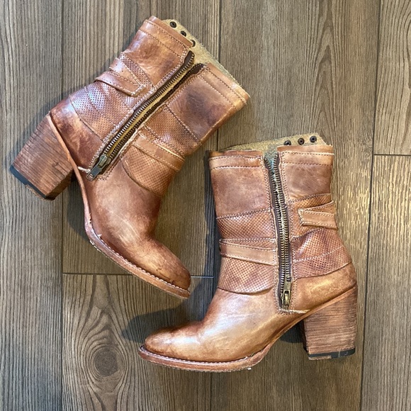 Bed Stu genuine bench made leather boots. Size 7 - Picture 2 of 6